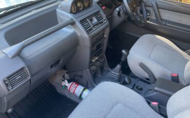 Mitsubishi-pajero-diesel-1992-white-12