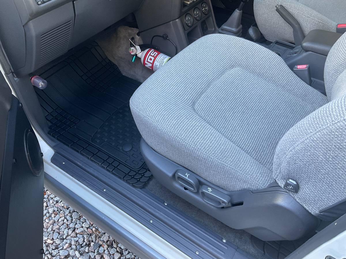 Mitsubishi-pajero-diesel-1992-white-13