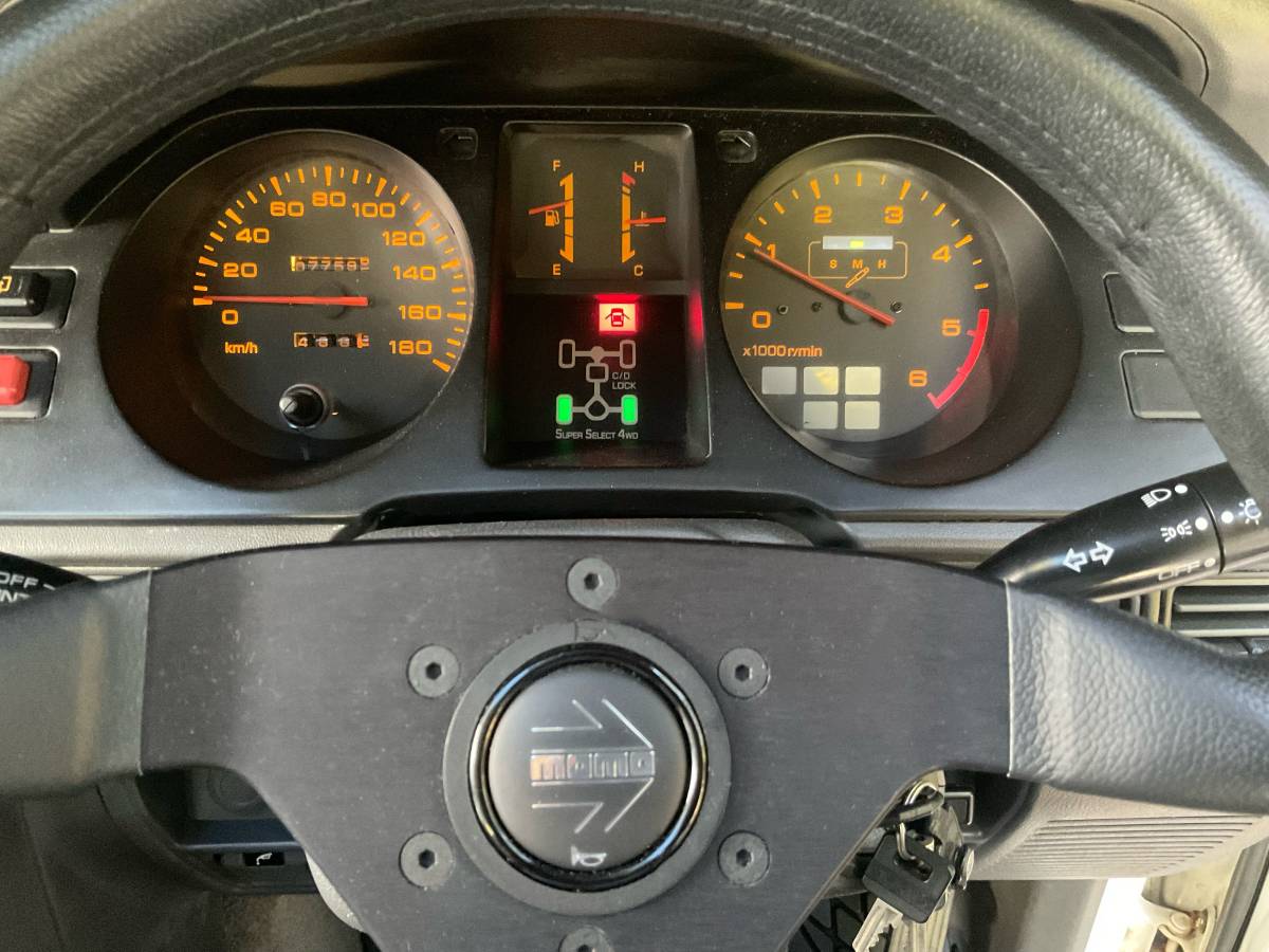 Mitsubishi-pajero-diesel-1992-white-18