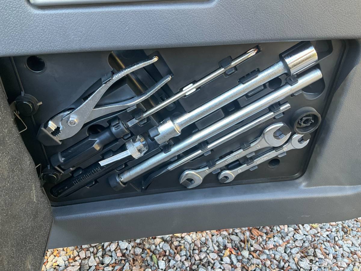 Mitsubishi-pajero-diesel-1992-white-22