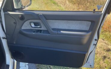 Mitsubishi-pajero-diesel-1992-white-23