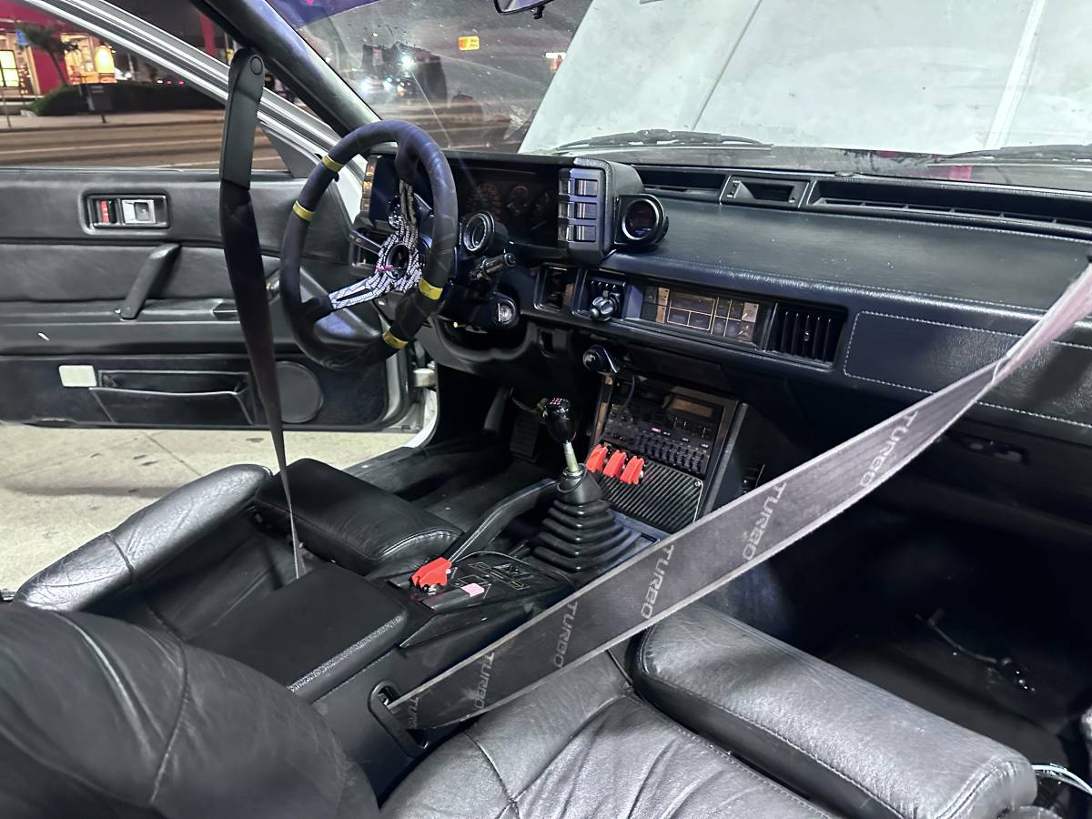 Mitsubishi-starion-1987-silver-14