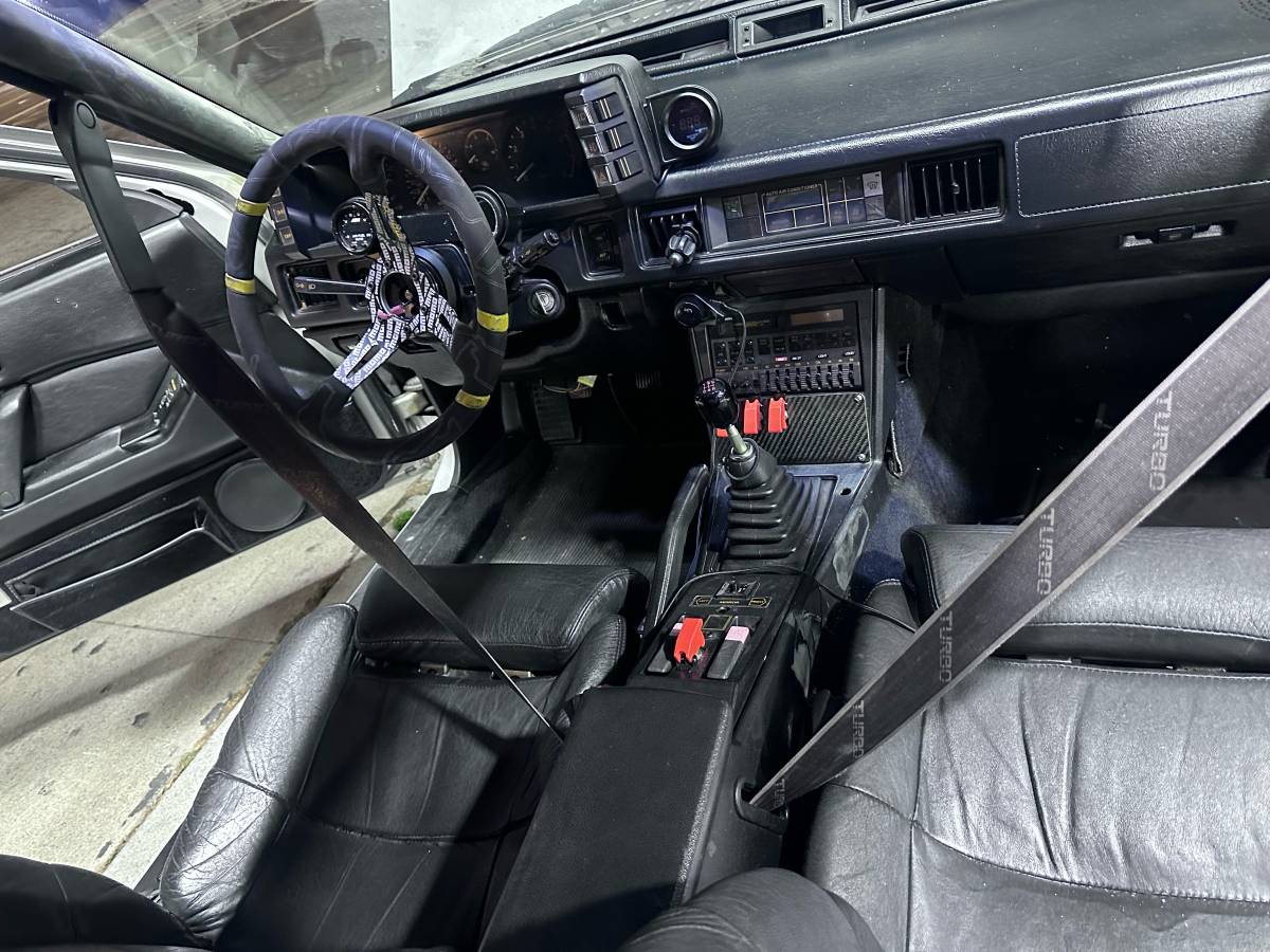 Mitsubishi-starion-1987-silver-5