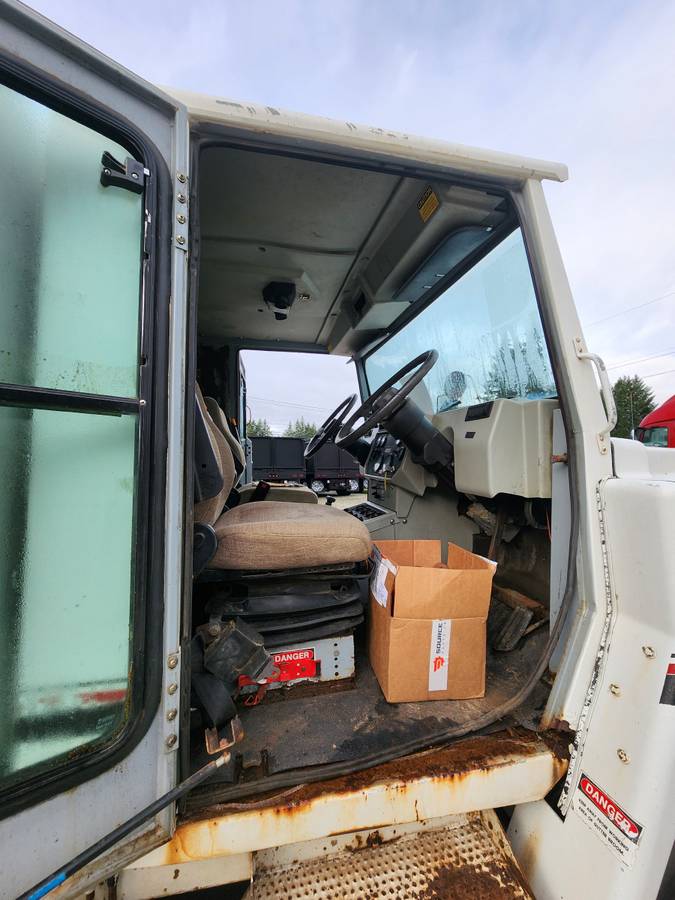 Mobil-sweeper-left-amp-right-hand-drive-diesel-1995-white-14