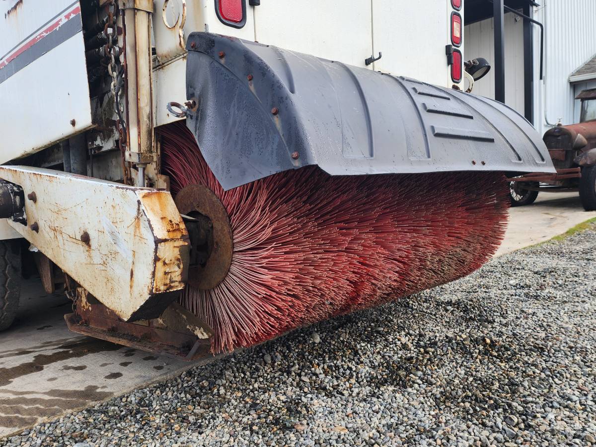 Mobil-sweeper-left-amp-right-hand-drive-diesel-1995-white-8