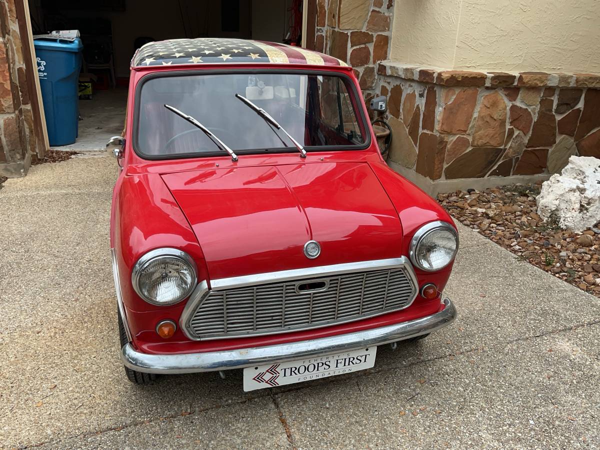 Morris-mini-traveler-mkii-1967-red-1