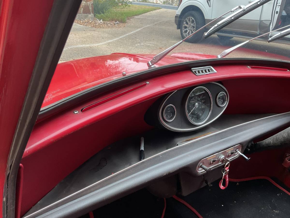 Morris-mini-traveler-mkii-1967-red-10