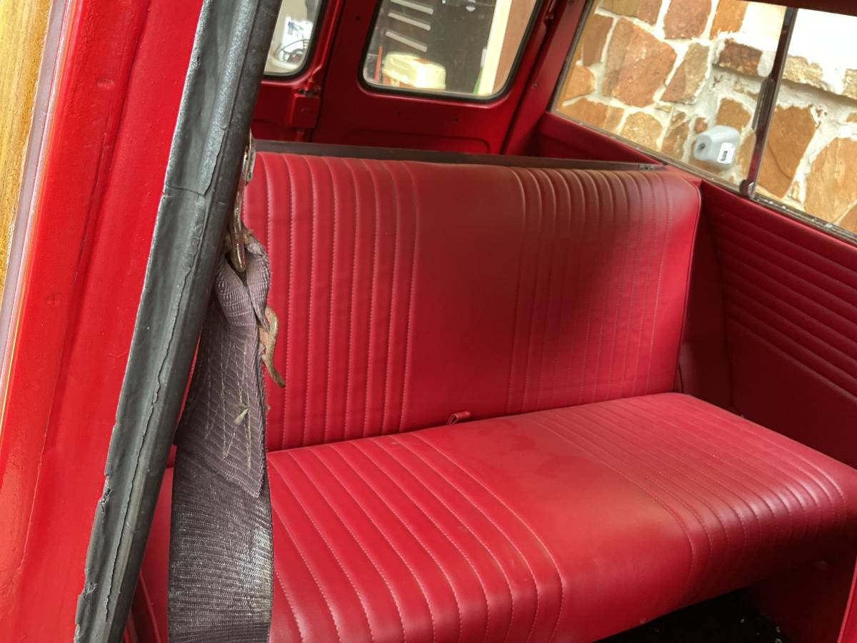 Morris-mini-traveler-mkii-1967-red-7