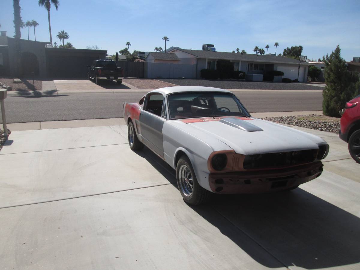 Mustang-fastback-1965-8