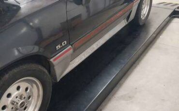 Mustangs-gt-convertible-1988-blue-2