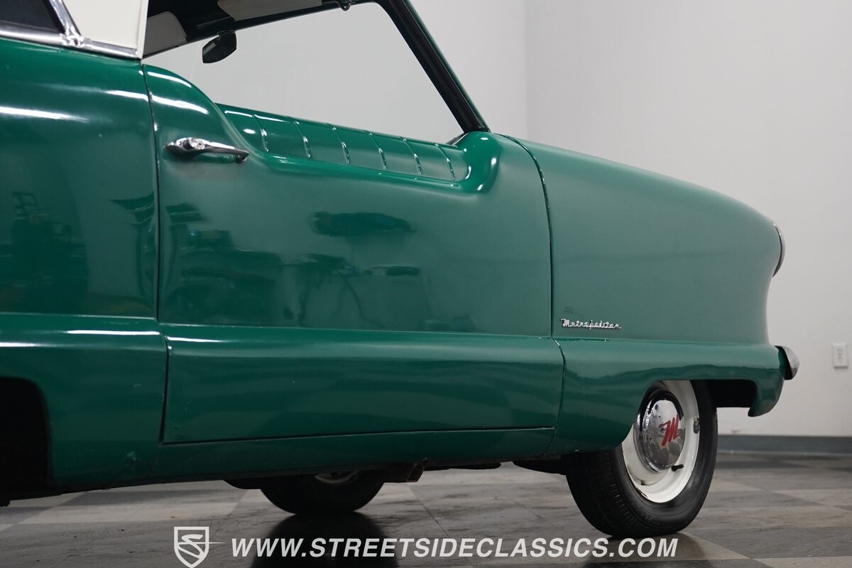 Nash-Metropolitan-1954-Coupe-32