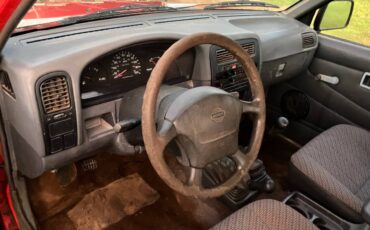 Nissan-1996-red-4
