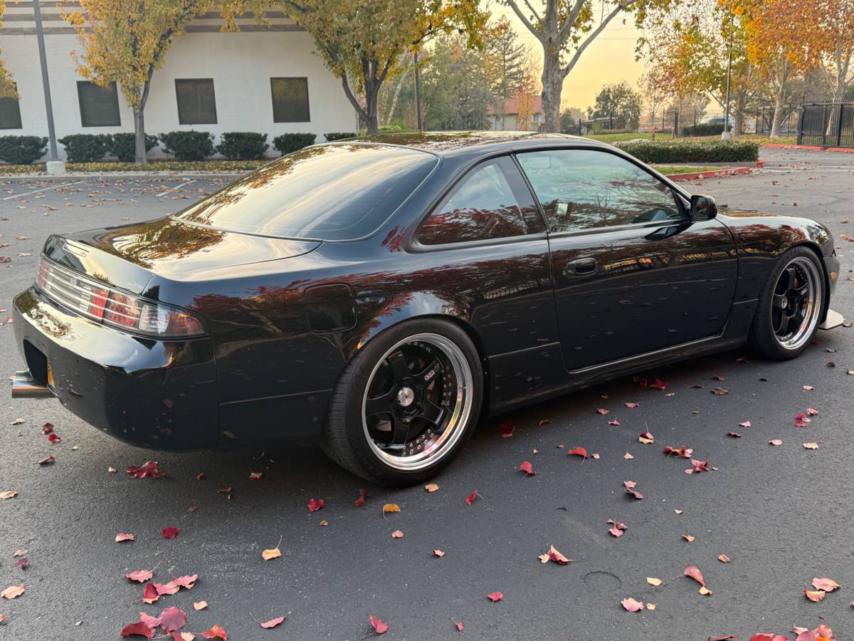 Nissan-240sx-1995-black-2