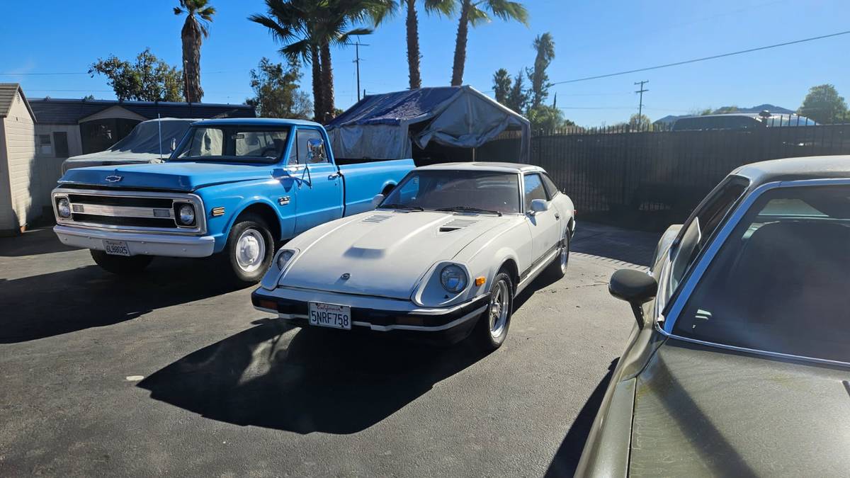 Nissan-280-zx-1983-1