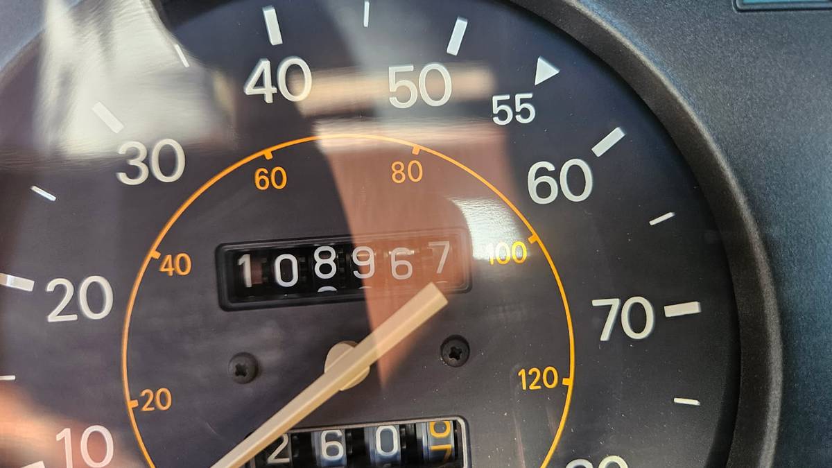 Nissan-280-zx-1983-10