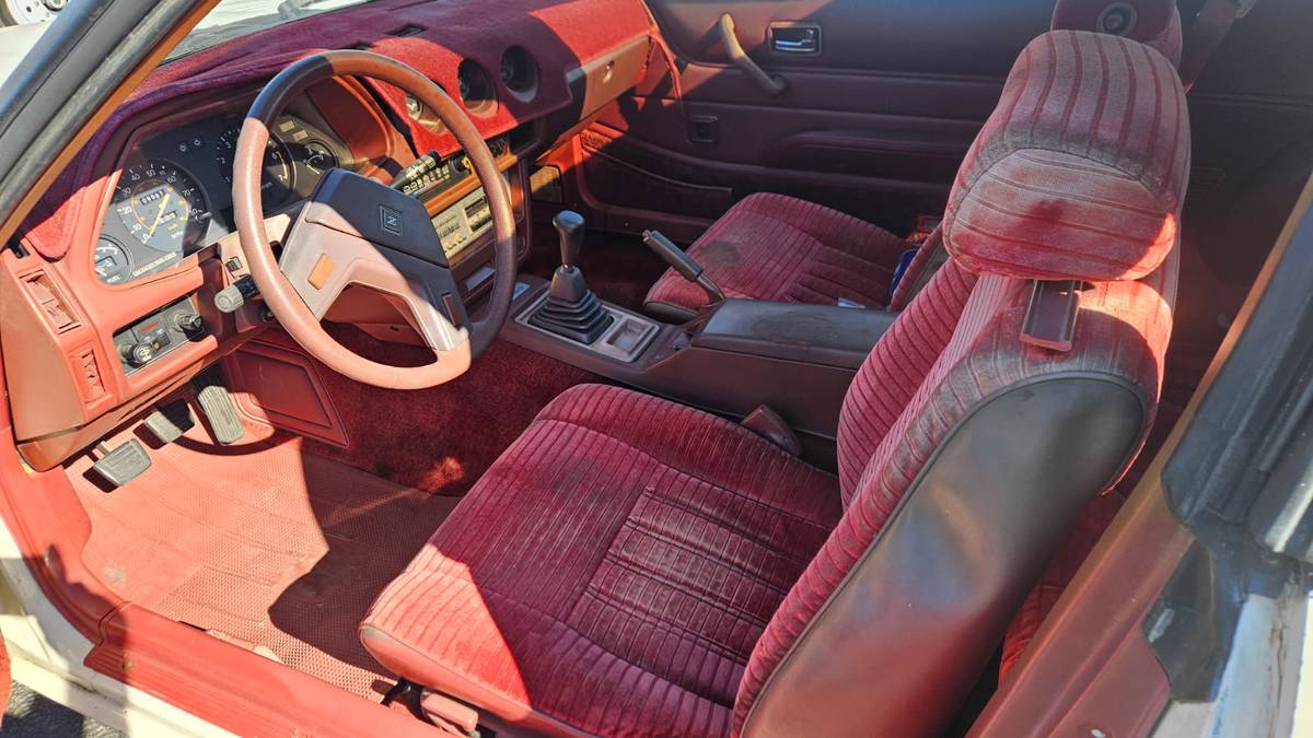 Nissan-280-zx-1983-4