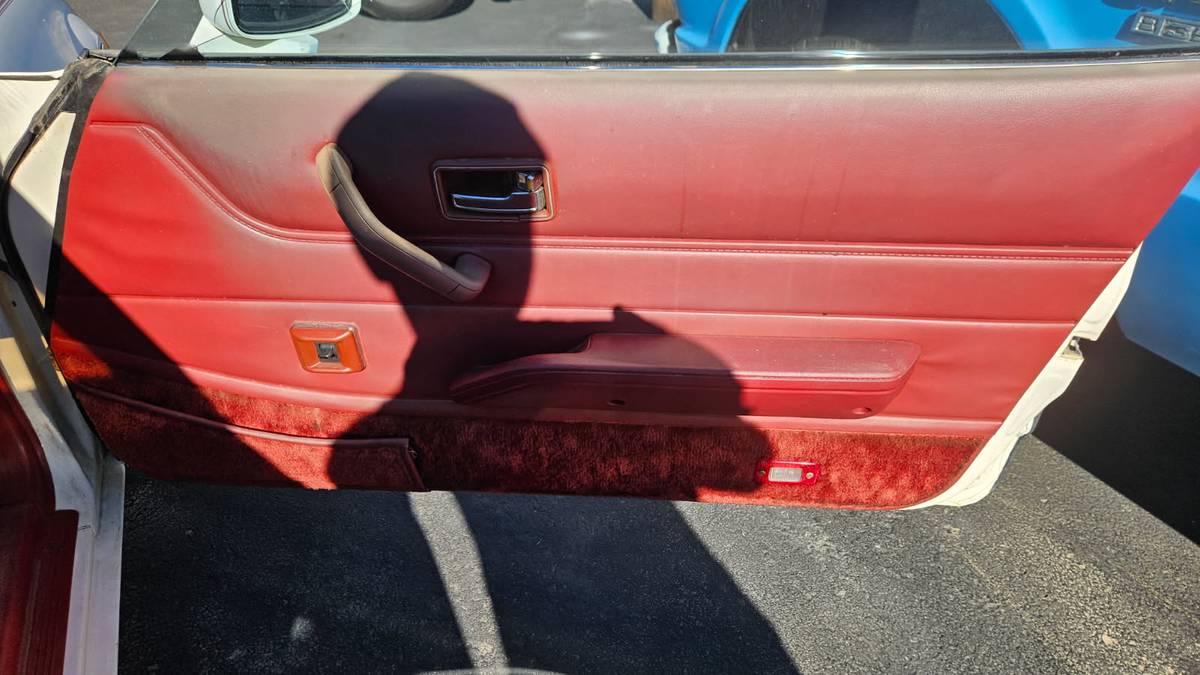 Nissan-280-zx-1983-7