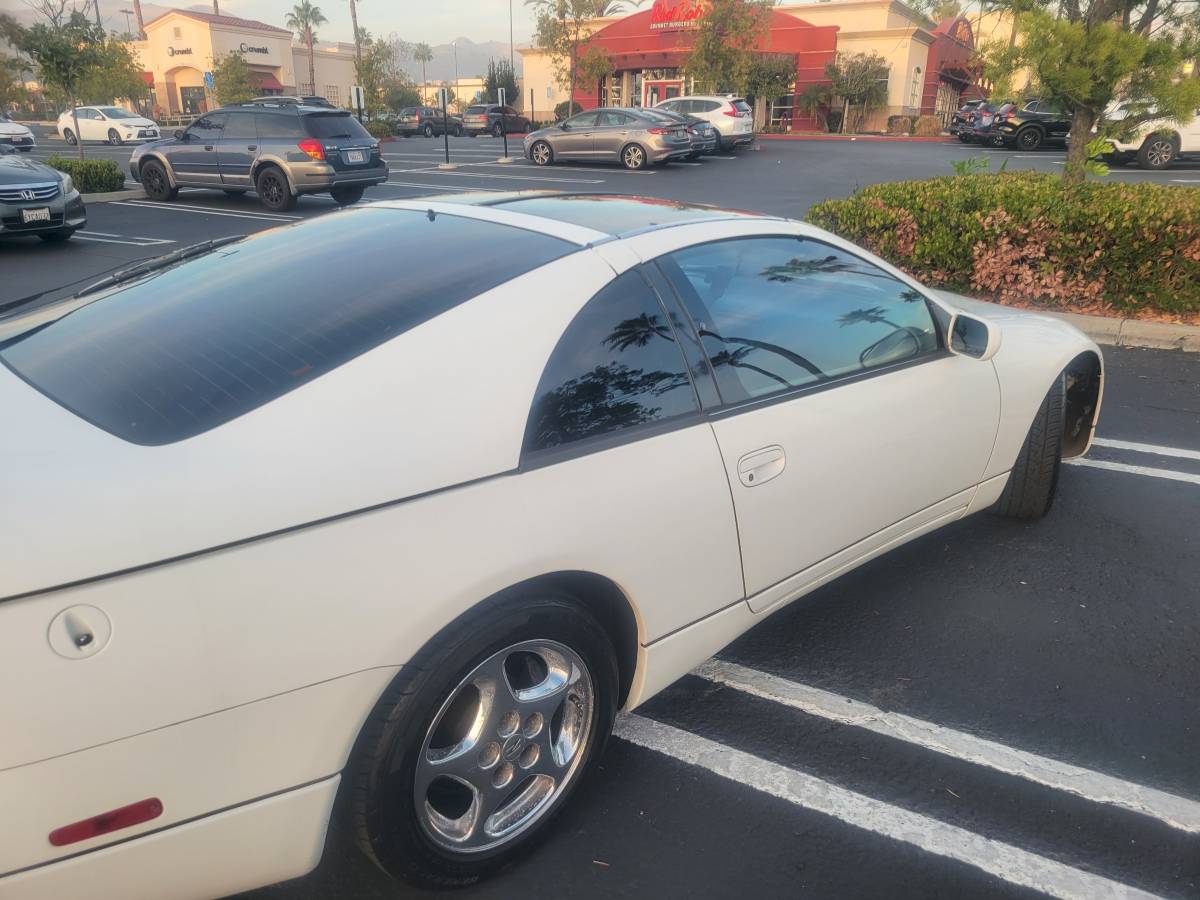 Nissan-300zx-1992-white-2