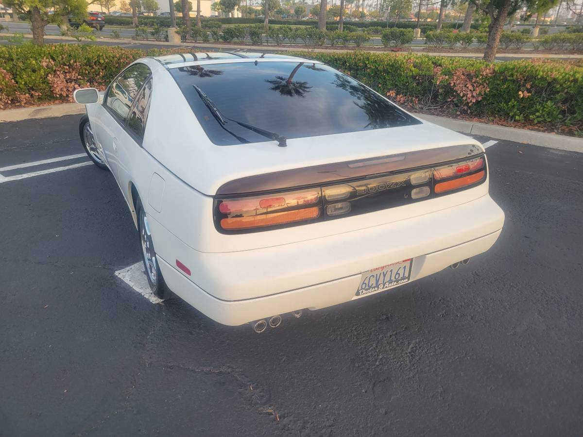 Nissan-300zx-1992-white-3