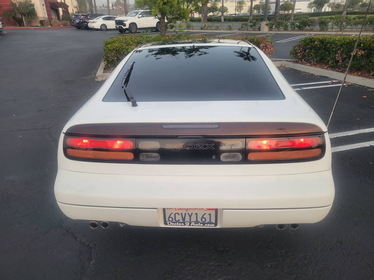 Nissan-300zx-1992-white-8