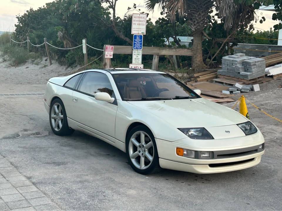 Nissan-300zx-1994-white-2