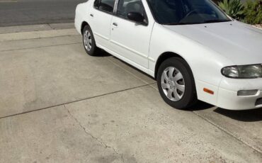 Nissan-altima-1996-white-1