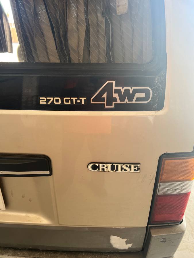 Nissan-caravan-homy-diesel-1990-grey-1