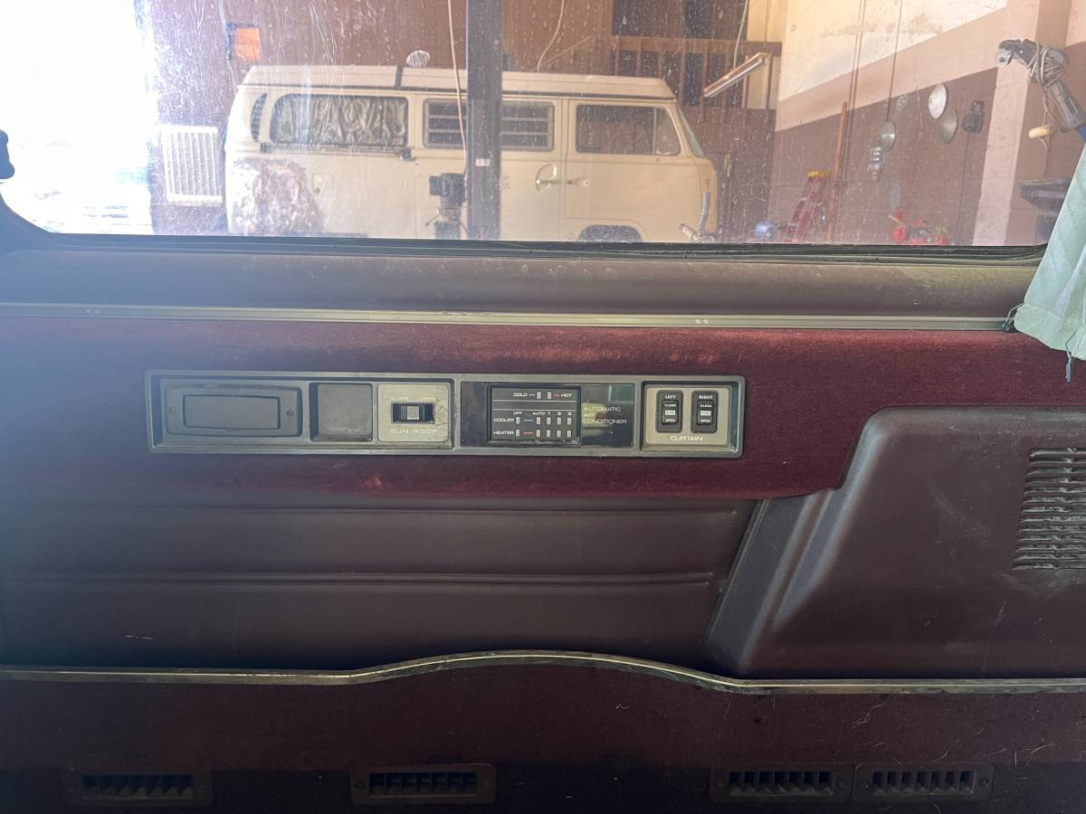 Nissan-caravan-homy-diesel-1990-grey-12
