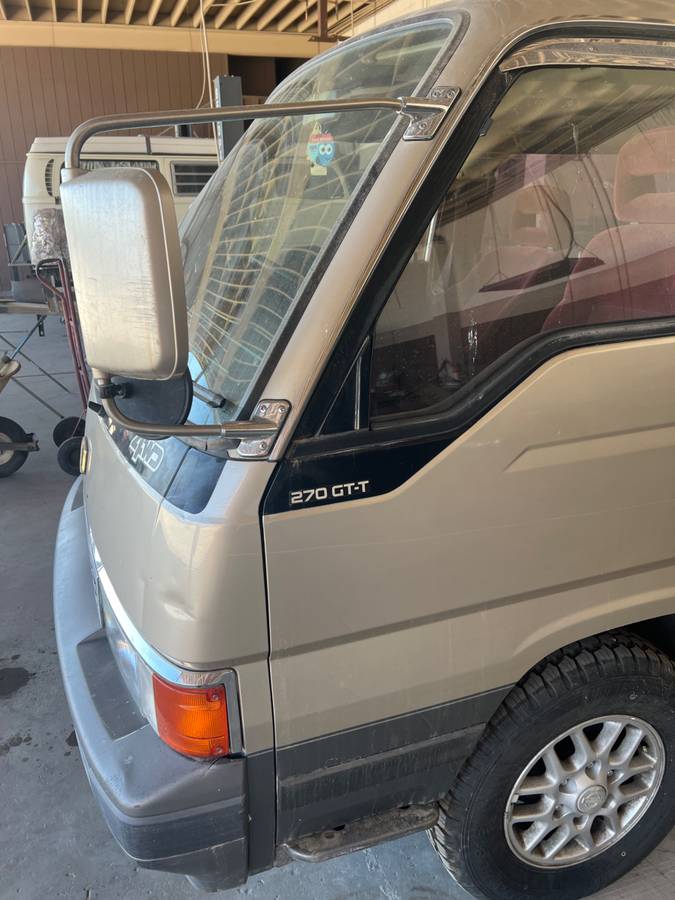 Nissan-caravan-homy-diesel-1990-grey-9