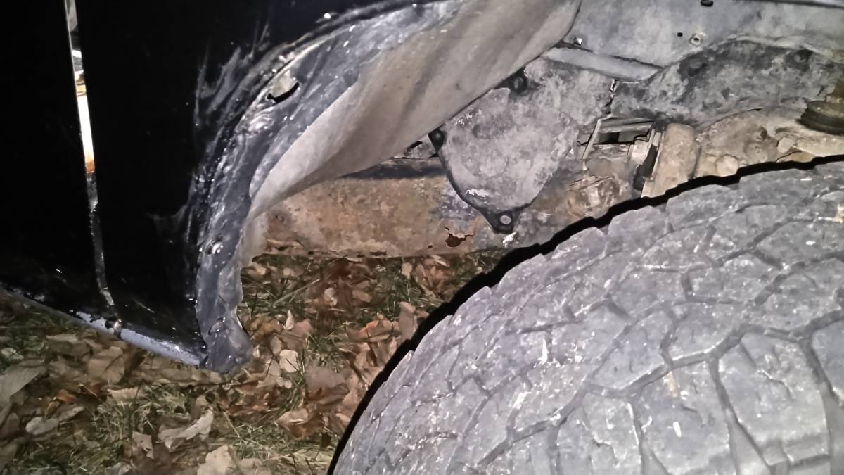 Nissan-d21-hardbody-1993-black-4