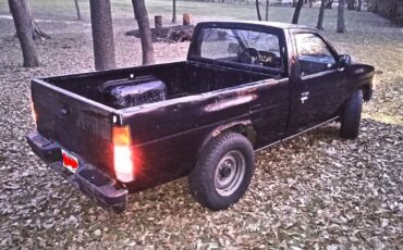 Nissan-d21-hardbody-1993-black-6