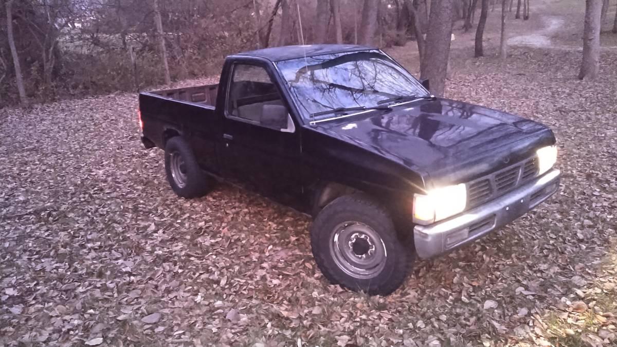 Nissan-d21-hardbody-1993-black