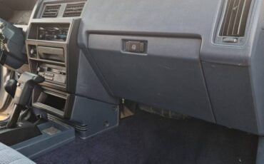 Nissan-d21-hardbody-1993-silver-3