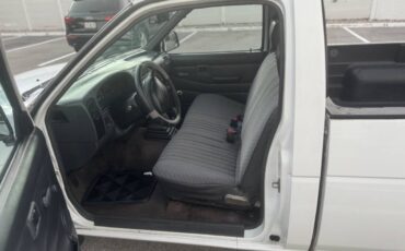 Nissan-d21-hardbody-1996-3