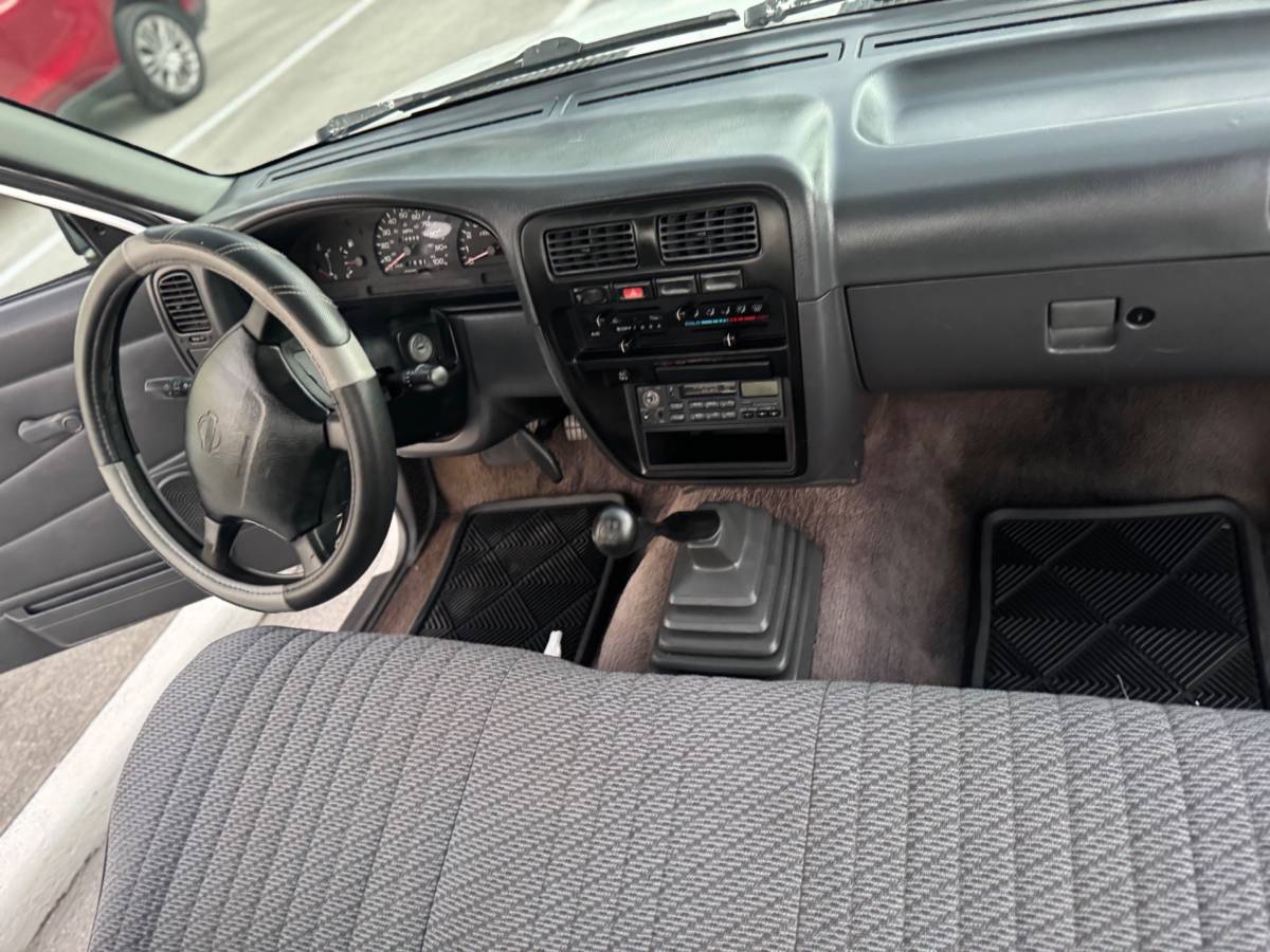 Nissan-d21-hardbody-1996-9