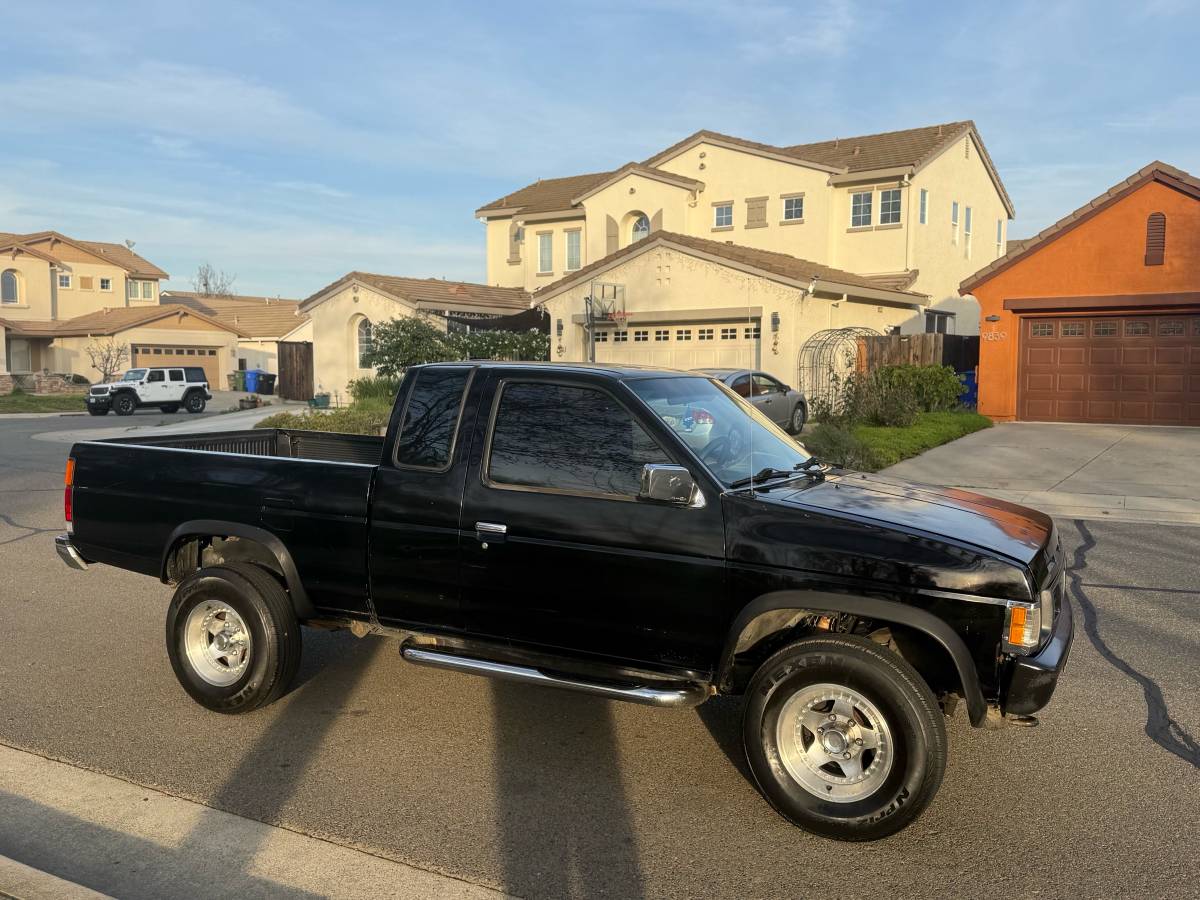 Nissan-hardbody-1993-1