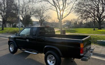 Nissan-hardbody-1993-3