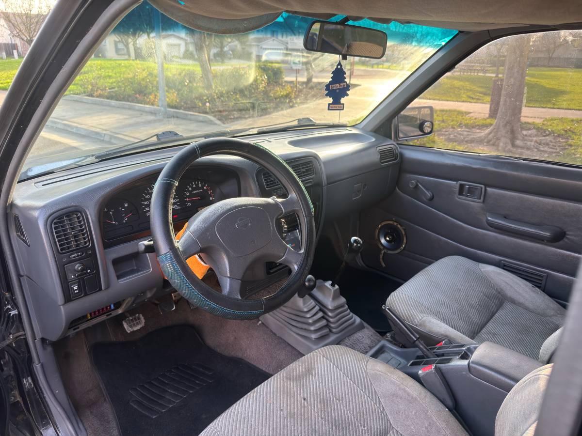 Nissan-hardbody-1993-4