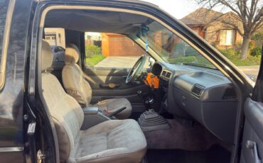 Nissan-hardbody-1993-5