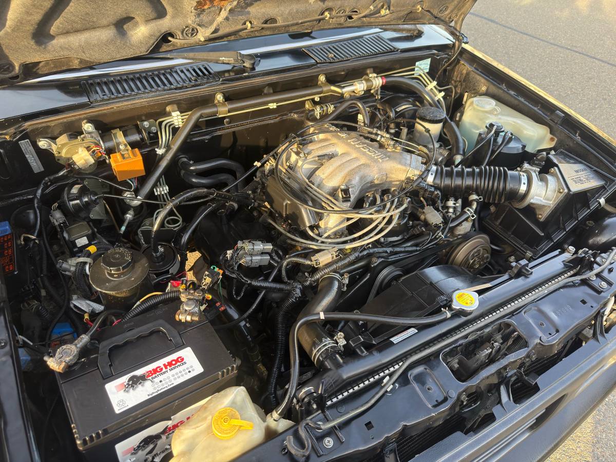 Nissan-hardbody-1993-7