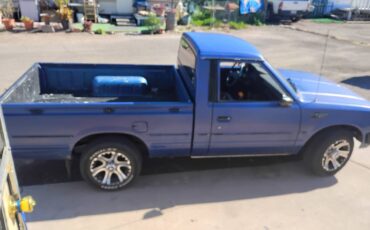 Nissan-hardbody-pickup-1983-blue-2