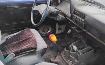 Nissan-hardbody-pickup-1983-blue