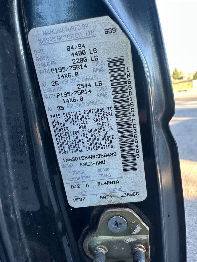 Nissan-hardbody-pickup-1994-10