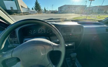 Nissan-hardbody-pickup-1994-12