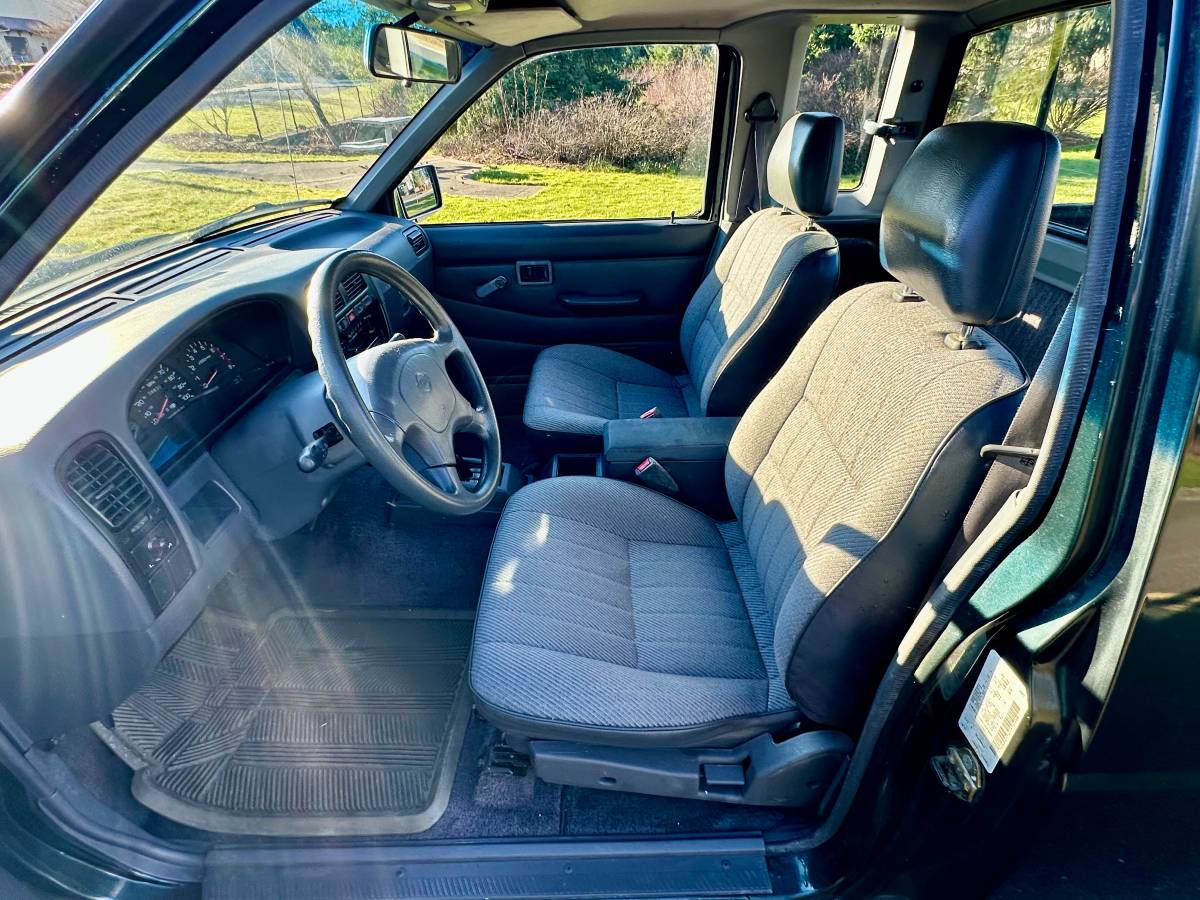 Nissan-hardbody-pickup-1994-20