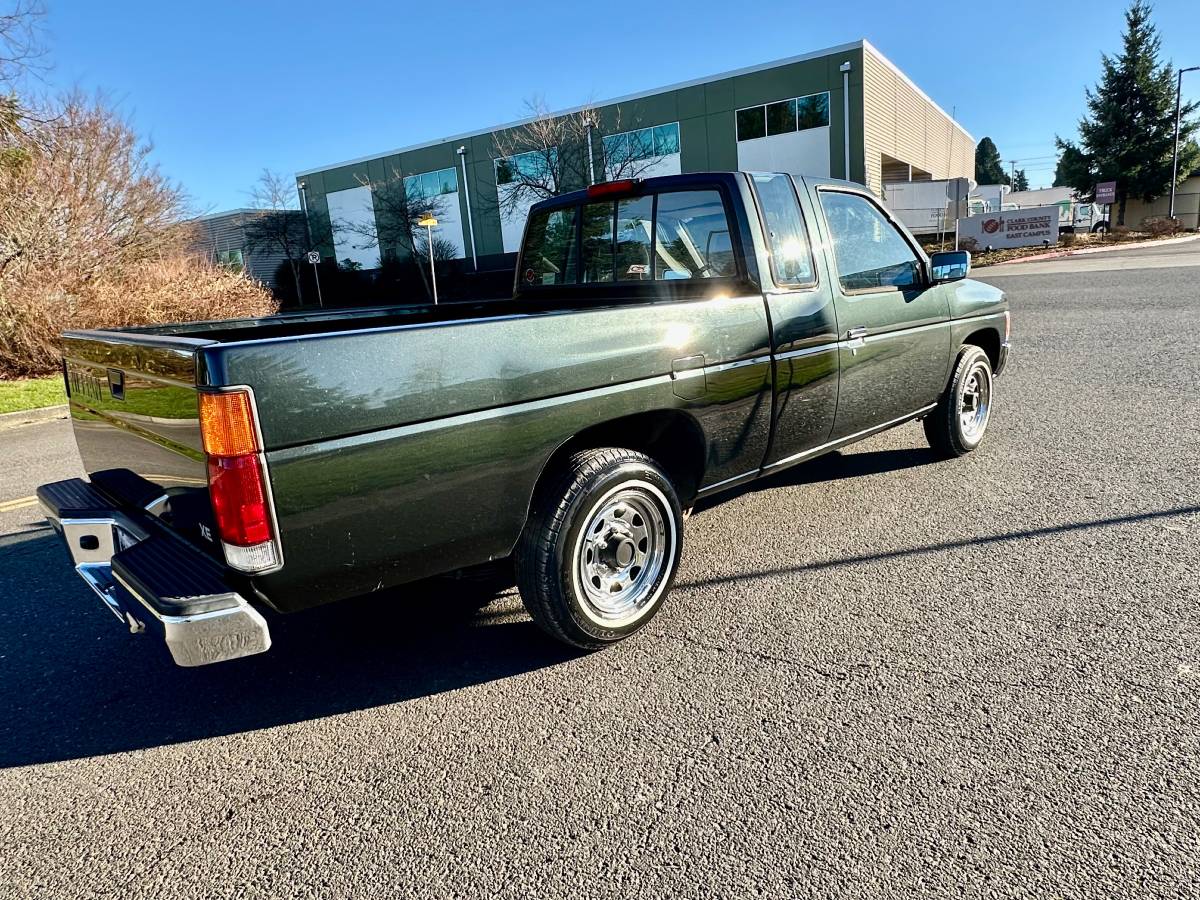 Nissan-hardbody-pickup-1994-8