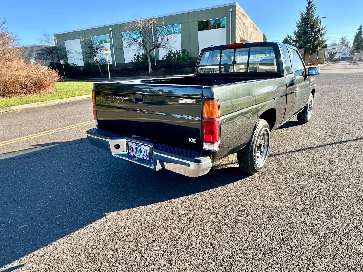 Nissan-hardbody-pickup-1994-9