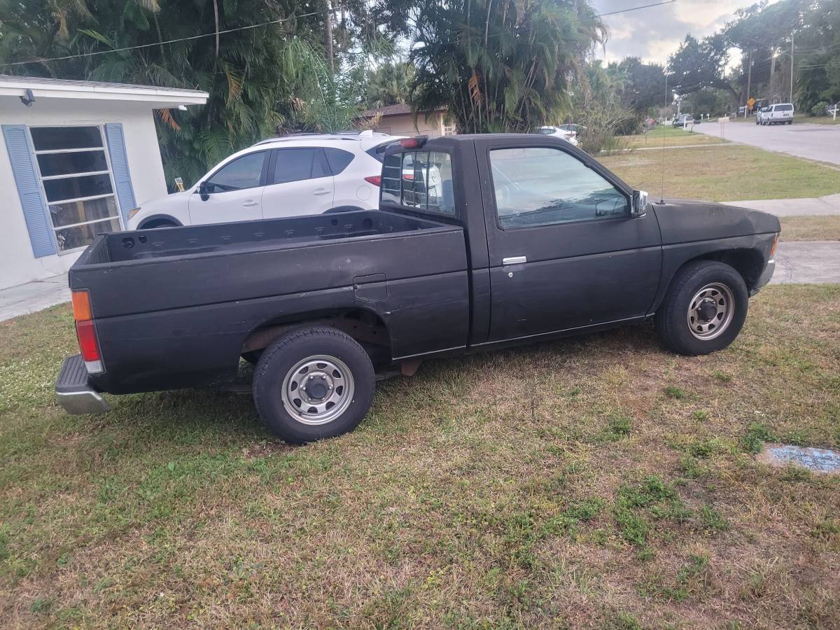 Nissan-hardbody-pickup-1994-grey-5