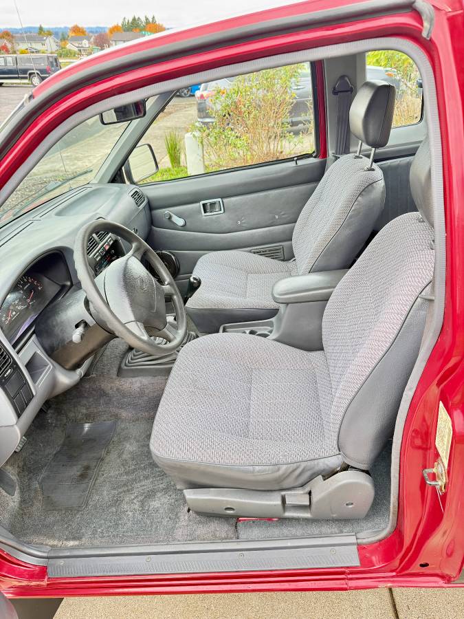 Nissan-hardbody-pickup-1996-10