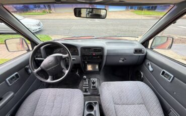 Nissan-hardbody-pickup-1996-11